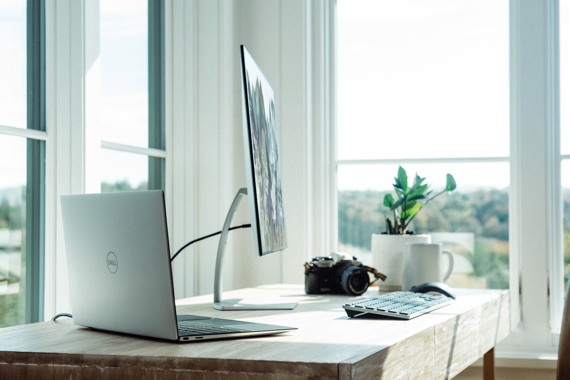 8 Essentials for the Perfect Home Office Setup | Nomad Internet